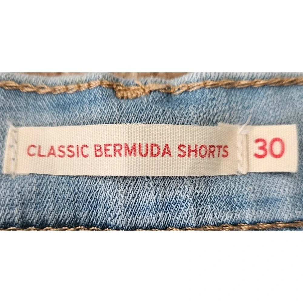 Levis Classic Jorts Bermuda Shorts Womens 30 Light Wash Blue Denim Mid Rise